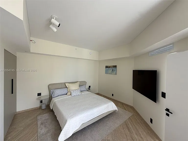 16425 Collins Ave #OS18A — Photo 18