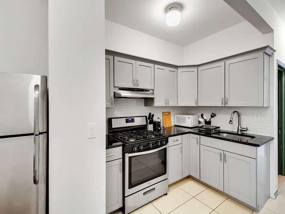 2036 2nd Ave #1