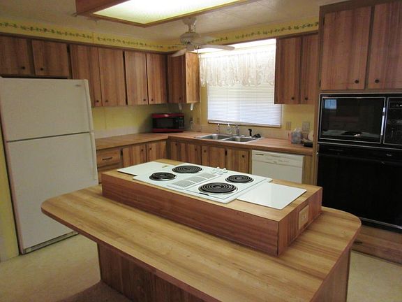 5th image of 7707 SE Continental Dr