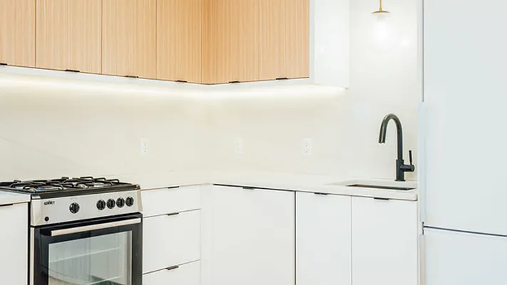 Rented by Nooklyn NYC LLC | media 19