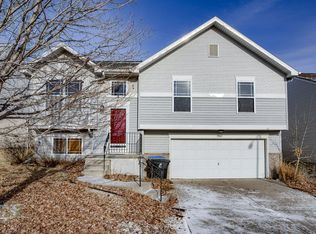 8862 Read St, Omaha, NE 68122