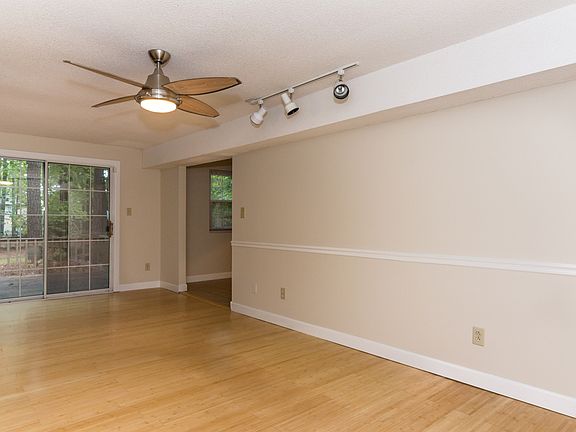 5th image of 107 N Corncrib Ct