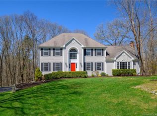 2 Abbotts Hill Rd, Newtown, CT 06470