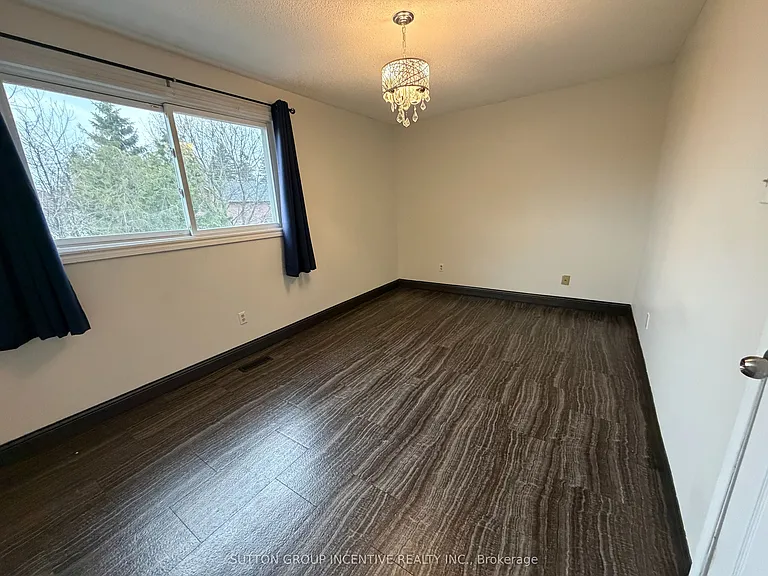 90 Moon Dr — Photo 12