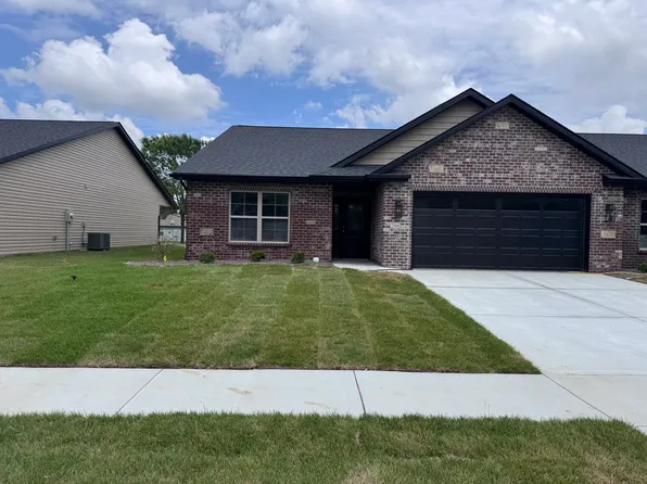 206 Lakeside Dr, Fairview Heights, IL