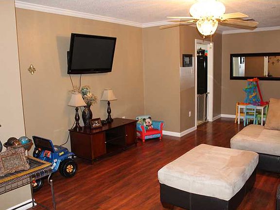 3rd image of 2113 Houma Blvd