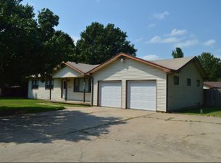 6400 W Hollywood Ave, Wichita, KS 67215