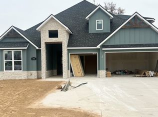 302 Jenna Ln, Gravette, AR 72736