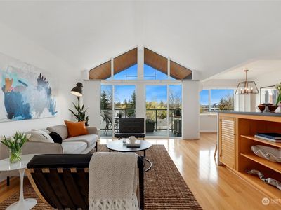 2501 Canterbury Lane E #419, Seattle, WA, 98112