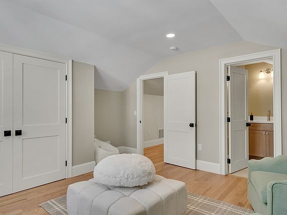 2nd image of 1 Cushing St