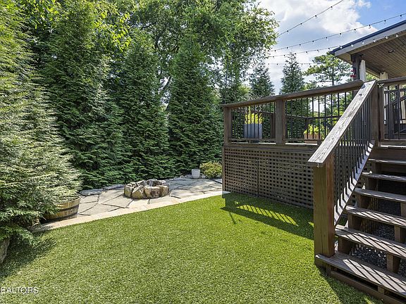 2nd image of 1607 Autumn Tree Ln