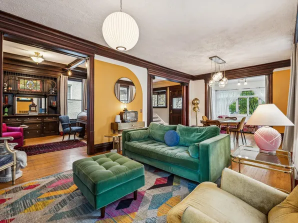 2742 Dupont Ave S, Minneapolis, MN 55408