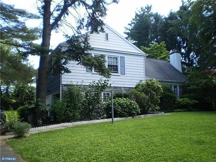 For Sale: 129 Clover Hill Ln, Wayne, PA 19087