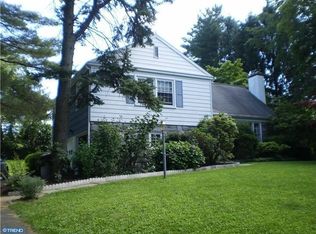 129 Clover Hill Ln, Wayne, PA 19087