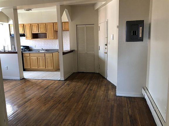4th image of 686 Bergen Ave #8