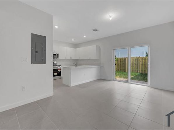 2854 SE 25th Ct #2854