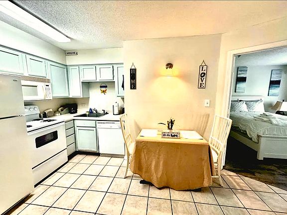 3rd image of 200 Sandestin Ln APT 607