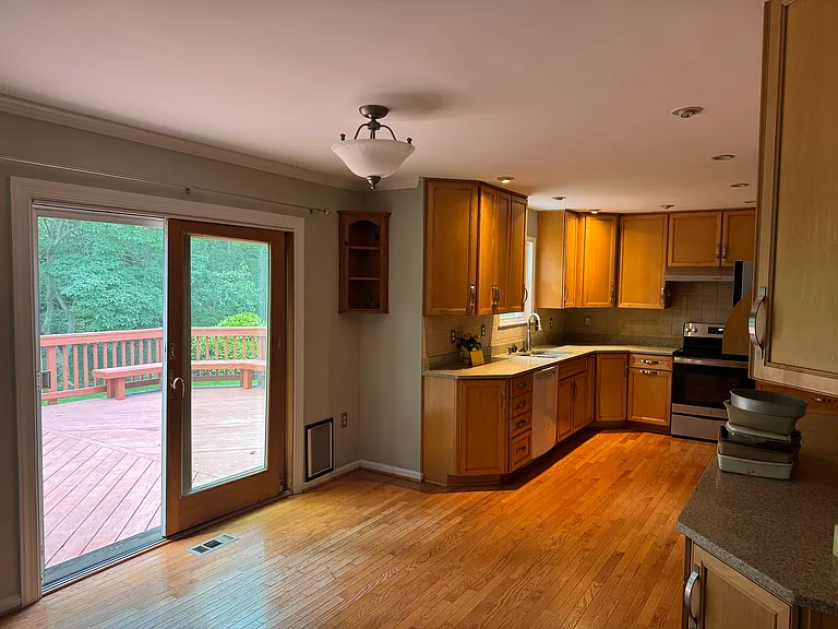 9591 Bronte Dr — Photo 17