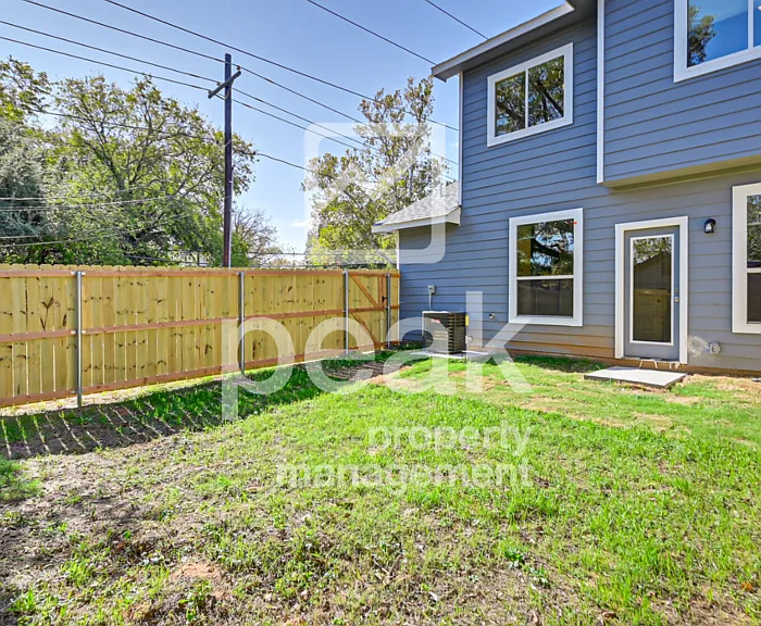 302 Byron St — Photo 25