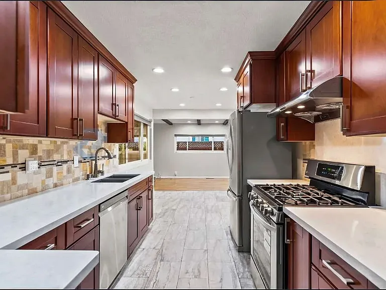 1680 Morrill Ave — Photo 12