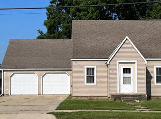 319 S Linn Ave, New Hampton, IA 50659