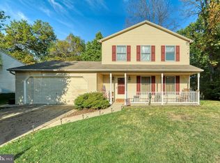 25 Hickory Dr, Manchester, PA 17345