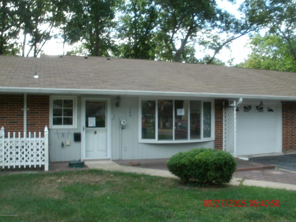 1st image of 174B Sterling Ct
