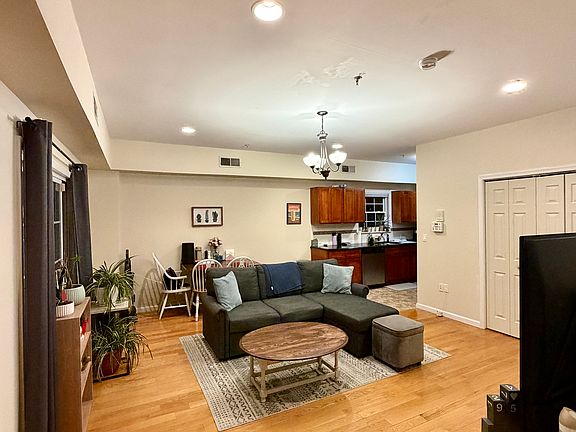 4th image of 877 Broadway APT 1