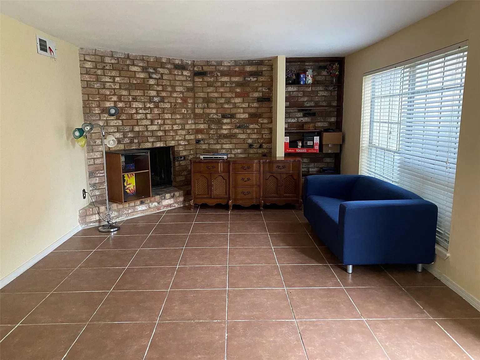 3 bed, 3.0 bath, 1500 sqft, $1,500 — Photo 2