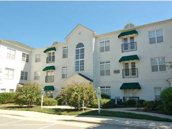 110-302 Sunset Cir, Greensboro, NC 27408