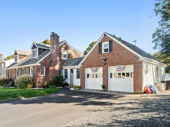 10 Isabelle Dr, Narragansett, RI 02882