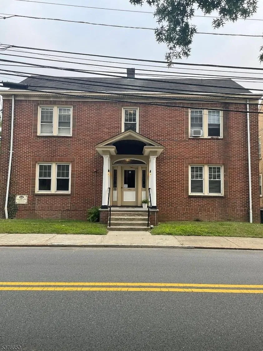 1 bed, 1.0 bath, $1,650 — Photo 1