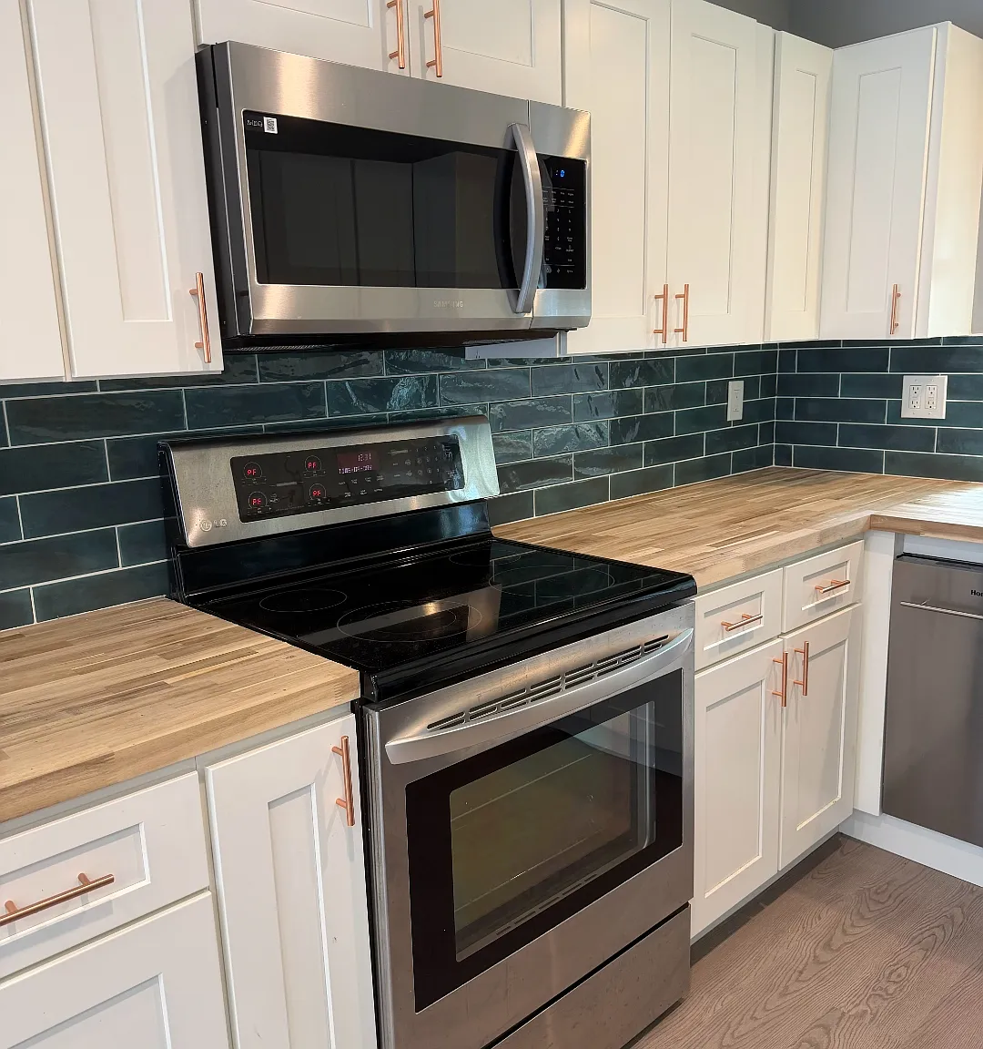 2 bed, 950 sqft, $1,900 — Photo 1