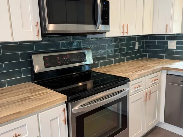 4208 Iola Dr, Sarasota, FL 34231
