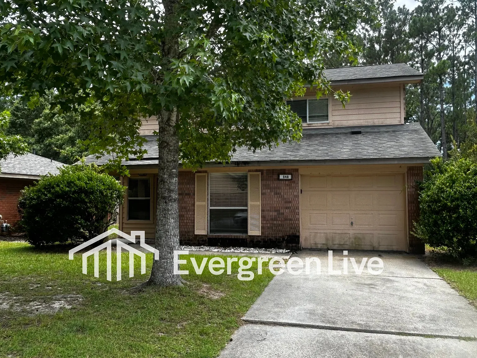 3 bed, 2.0 bath, 1758 sqft, $1,745 — Photo 1