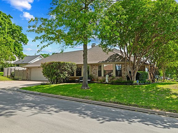 5th image of 6004 Lakehurst Dr