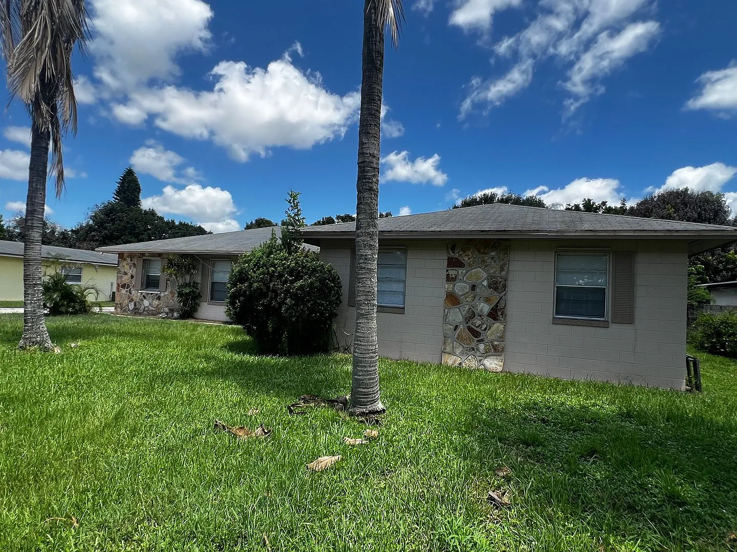 Spacious 4 Bedroom Pool Home Conveniently Located! — Photo 3