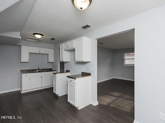4th image of 2661 W 25TH Street