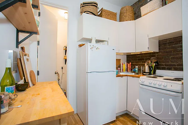 Rented by Zone Corp | media 44