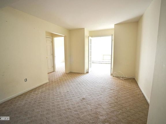 4th image of 2039 49th St #1