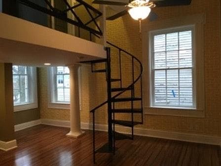2nd image of 606 SE Riverside Dr APT 3