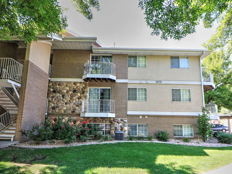 1273 Riverside Ave #11