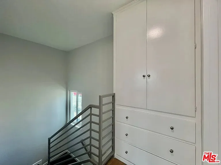 903 S Barrington Ave — Photo 26