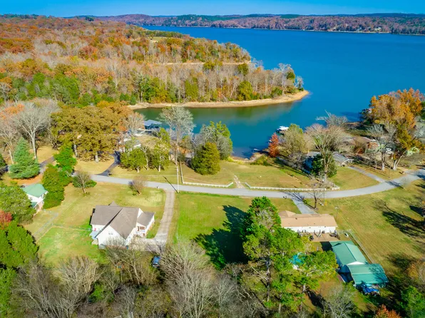 2323 N Shore Acres Rd, Soddy Daisy, TN 37379