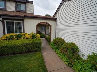 906 Gotham Ct S, Saint James, NY 11780