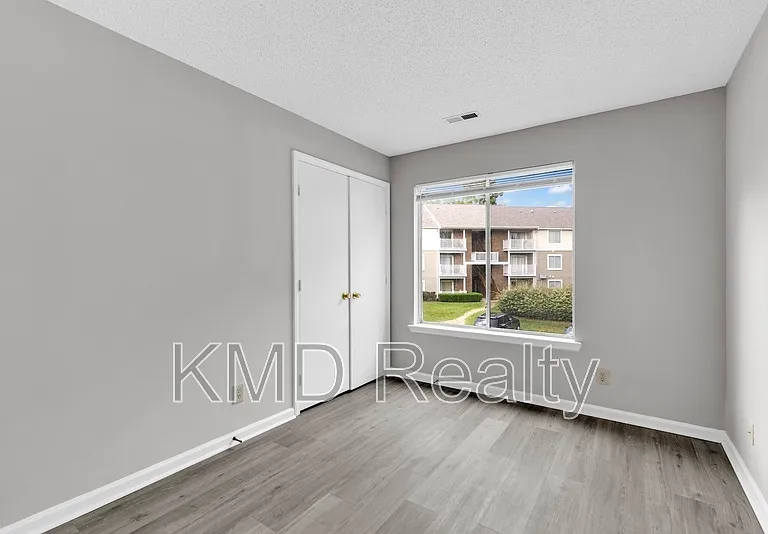 9531 University Terrace Dr #E — Photo 7