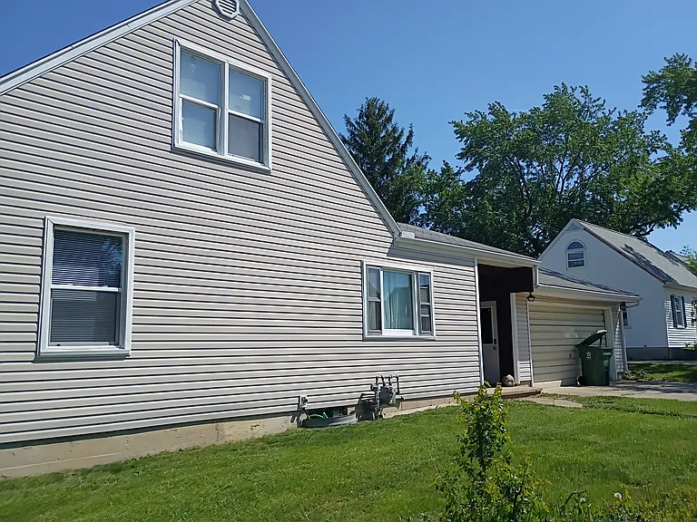1402 N Main Ave — Photo 2