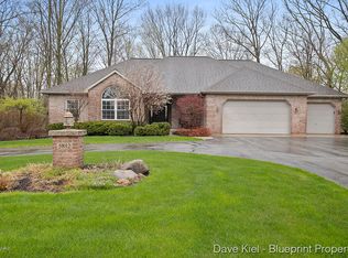 5812 Creekridge Dr, Middleville, MI 49333