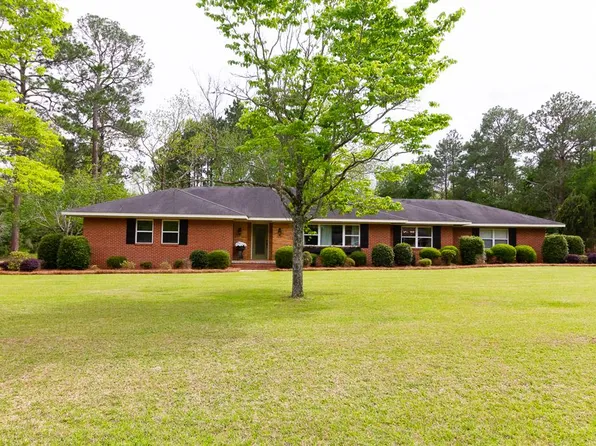 1510 Pine Needle Pl, Tifton, GA 31793