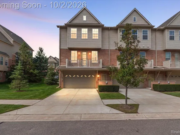 56681 Long Island Dr, Shelby Township, MI 48316